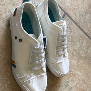 Blowfish size 8white shoes NWT purchased at Marshall’s